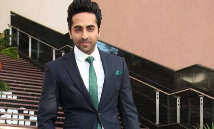 ayushmann leads bewakoofiyaan flash mob