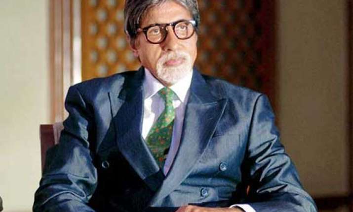 big b in bhopal to shoot satyagraha