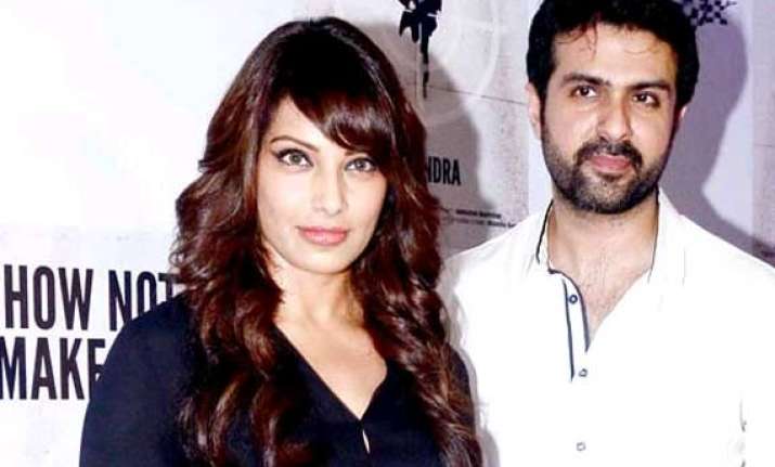 bipasha refrains from commenting on her relationship with