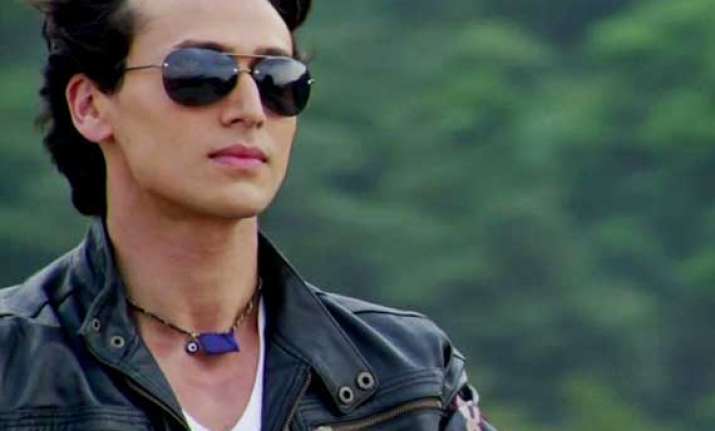 bollywood celebs shower praises on tiger shroff for