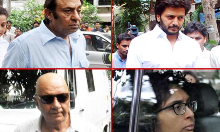 bollywood stars attend funeral of jiah khan watch pics