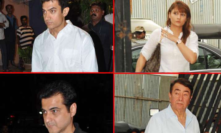 bollywood stars attend condolence meeting of jiah khan