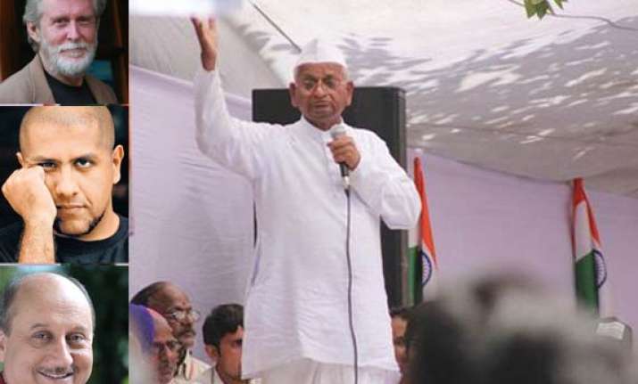 bollywood joins hazare s anti corruption protest