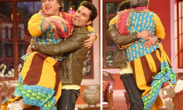 comedy nights with kapil highway star randeep hooda lifts