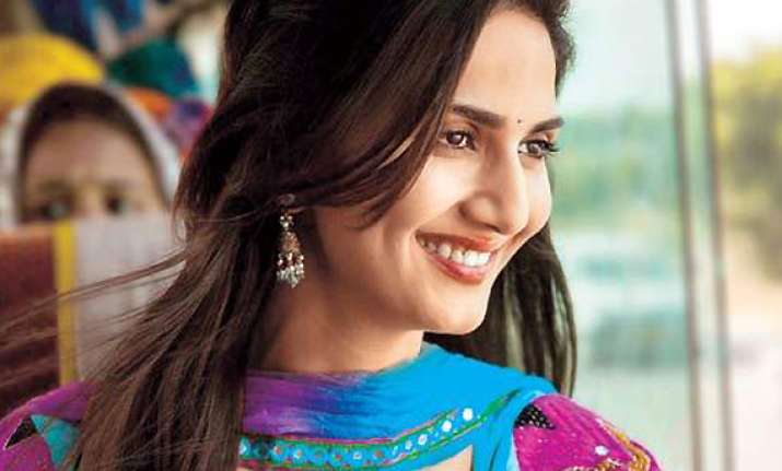 dating is cool says vaani kapoor