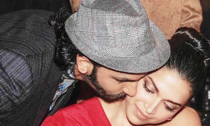 deepika ranveer to flaunt hot chemistry in aditya chopra s