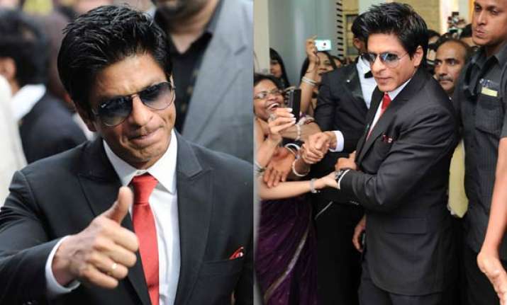 did not attend earlier iifa not because of big b says srk