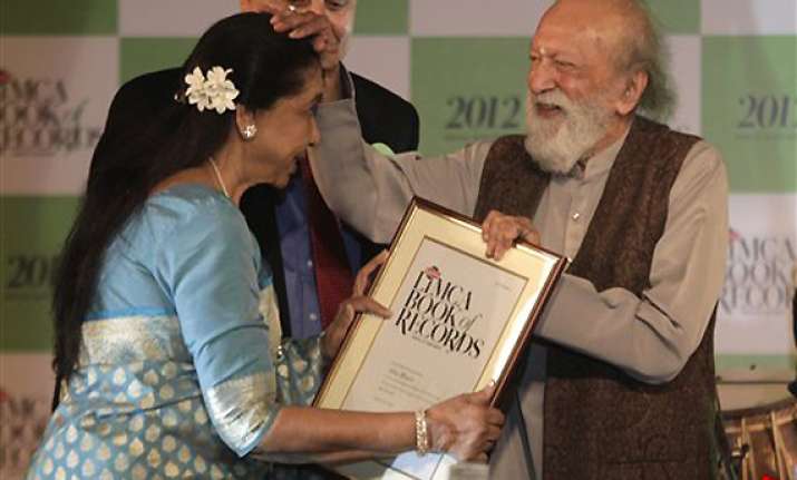 gulzar asha bhosle yesudas in limca book of records