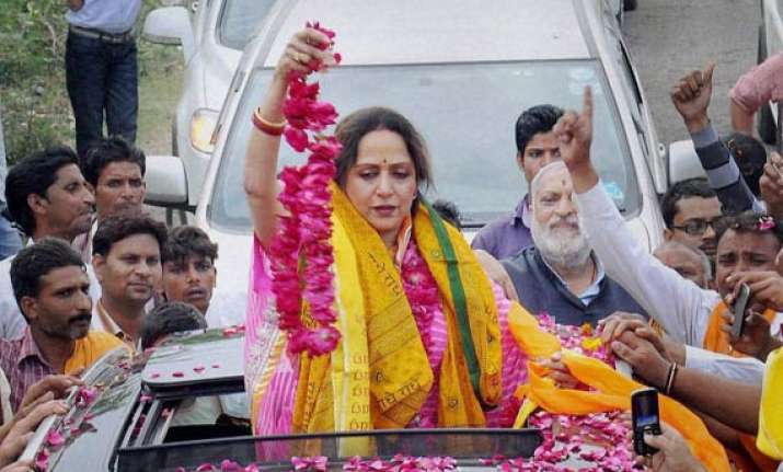 hema malini feels wonderful to have family rally around