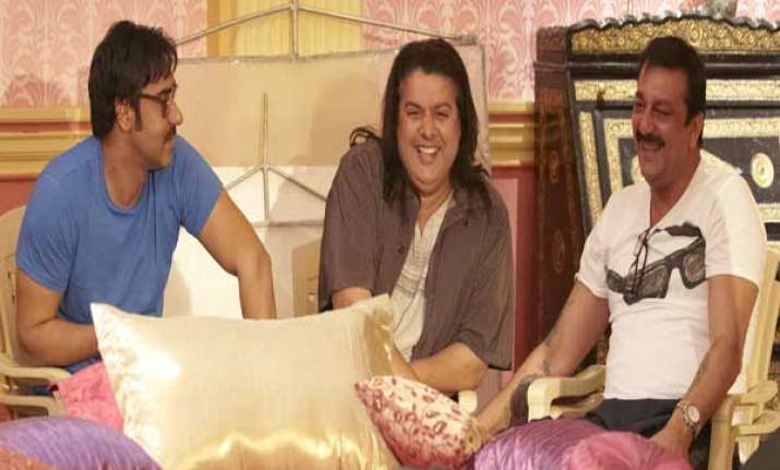 himmatwala team gets surprise visitor in hyderabad