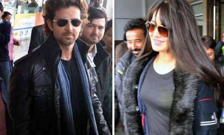 hrithik katrina spotted at chandigarh airport resumes bang