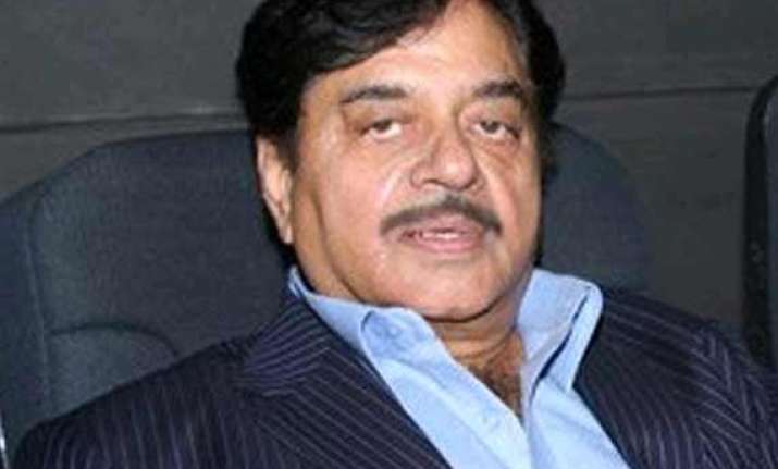 iifa 2014 shatrughan sinha to get special honour