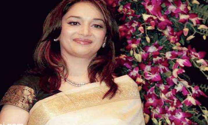 i don t play a gangster in gulab gang says madhuri