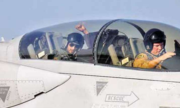 i m the only hero to fly a f 16 shahid kapur