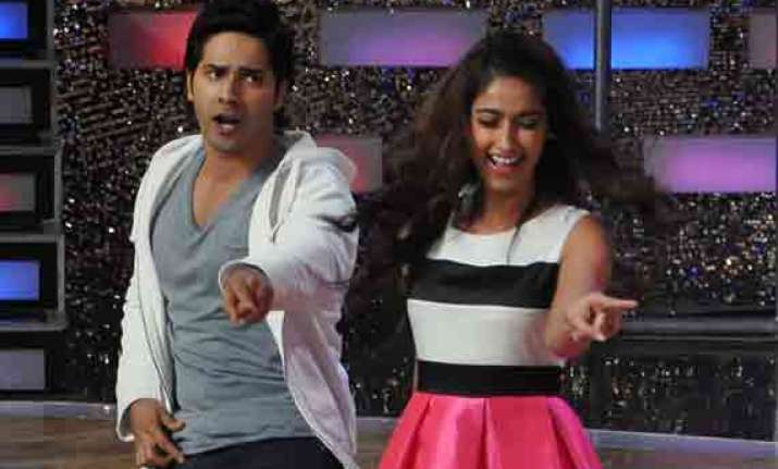 ileana d cruz feels traumatized while dancing on screen