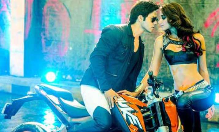 ileana varun happy with their main tera hero songs