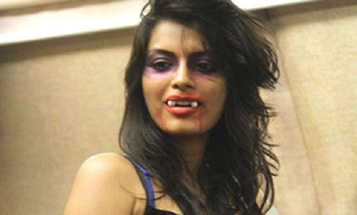 bigg boss 8 sonali raut to get evicted this saturday see