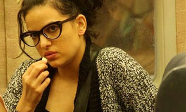 bigg boss 8 third eviction salman to go inside the house
