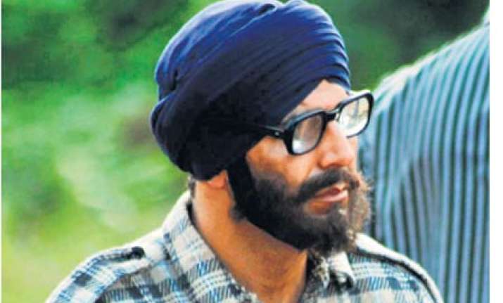 akshay becomes truck driver in masterchef india