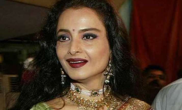 rekha s secret behind her ageless beauty