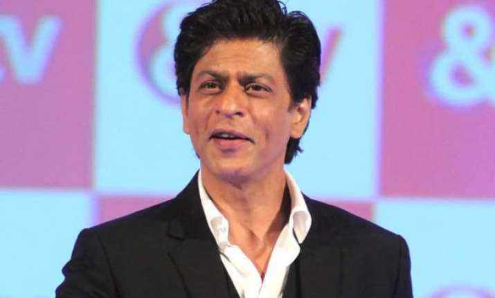srk s tribute to raj kapoor on his tv show