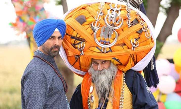 akshay kumar s singh is bliing sees massive opening earns