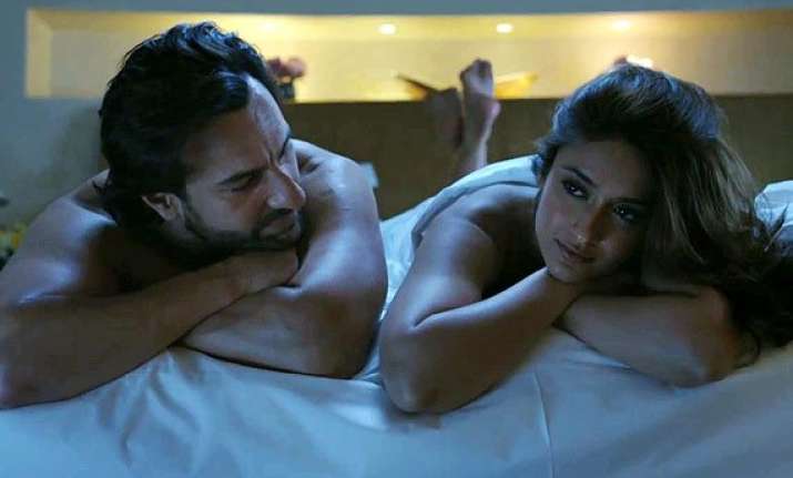 happy ending jaise mera tu song review saif ileana s lovely