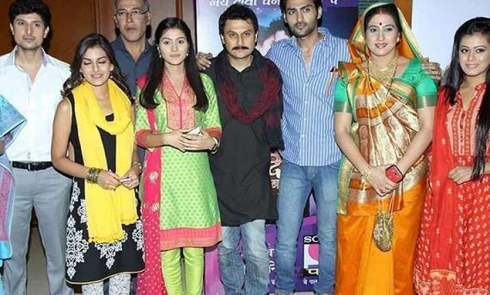 yeh dil sun raha hai the cast uses own costumes