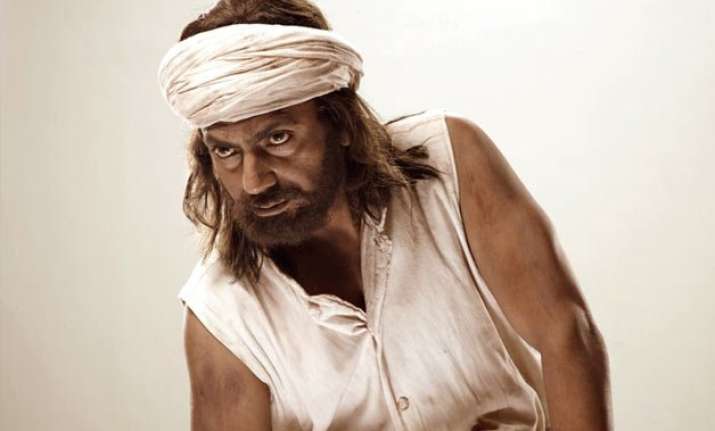 nawazuddin wants manjhi... to be known as symbol of love