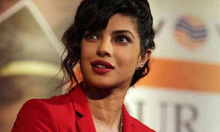priyanka chopra wants to make small films with new talent