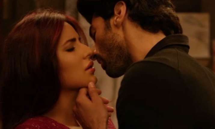 watch video katrina and aditya roy s intimate scenes from