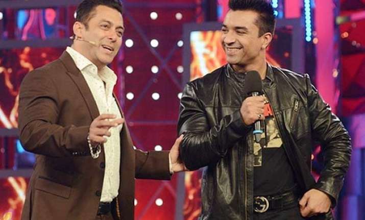 bigg boss halla bol ajaz khan kicked out of the show imam