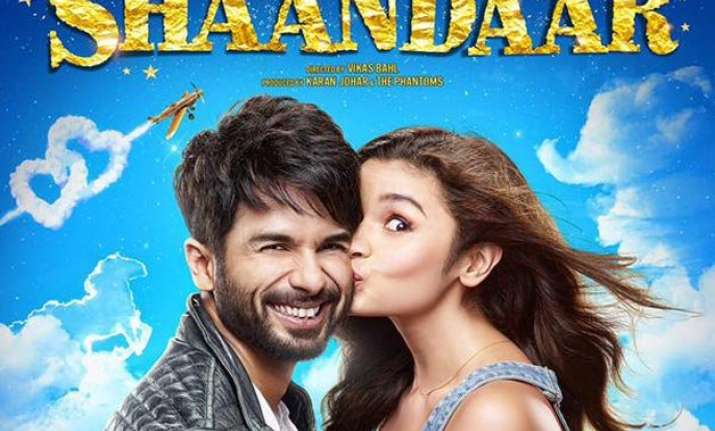 shaandaar first look alia bhatt plants a kiss on shahid