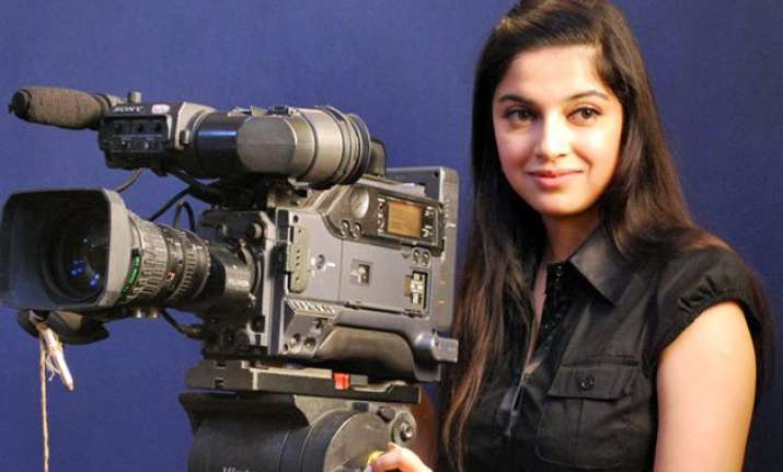 be emotional to make love story divya khosla kumar