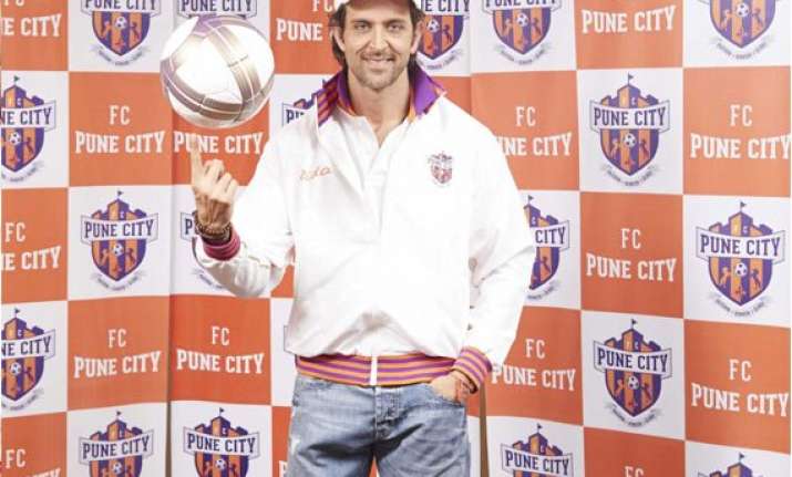 hrithik roshan becomes isl team fc pune city s co owner