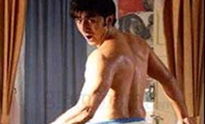 ranbir does the towel dropping act again