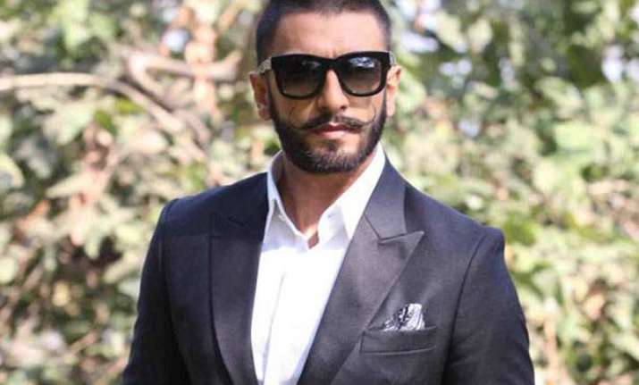 ranveer singh to shoot befikre in paris