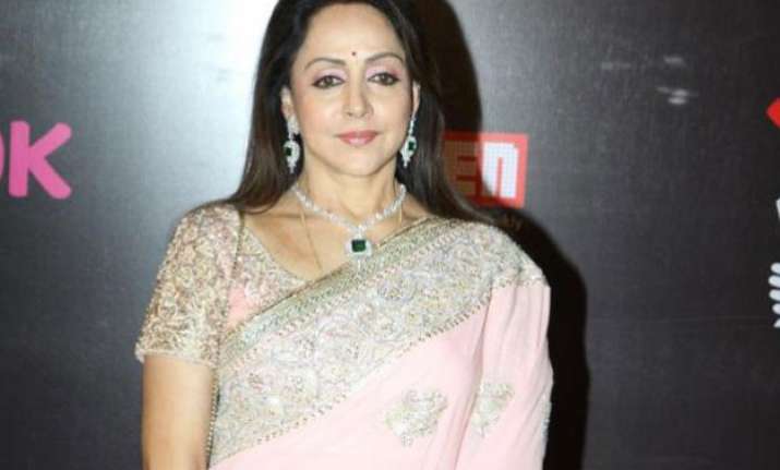 hema malini honoured by subhash ghai s film institute