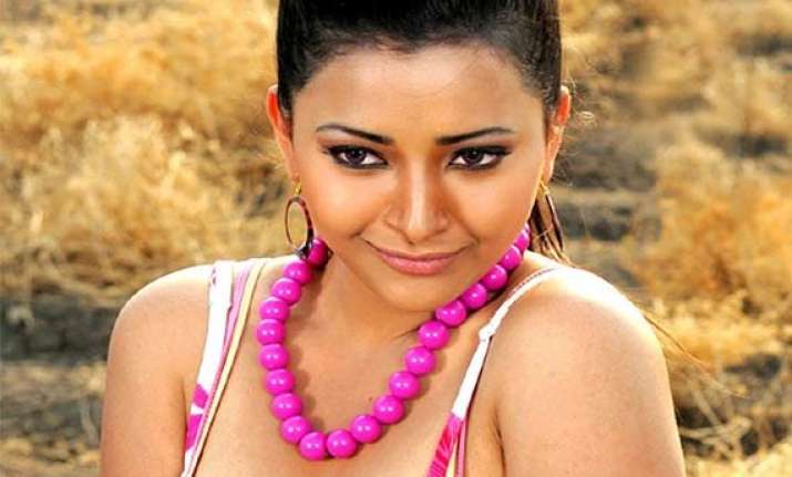 shweta basu prasad held for prostitution released from