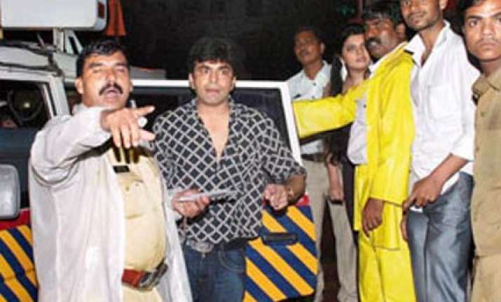 raja chaudhary caught in mumbai for drunken driving