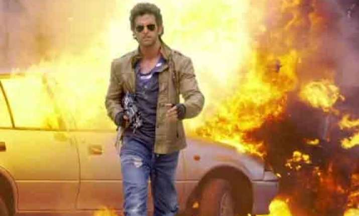 bang bang touches rs. 300 crore landmark