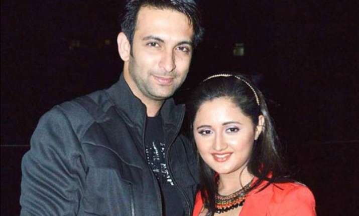 nandish s friend defends him says he wouldn t cheat on