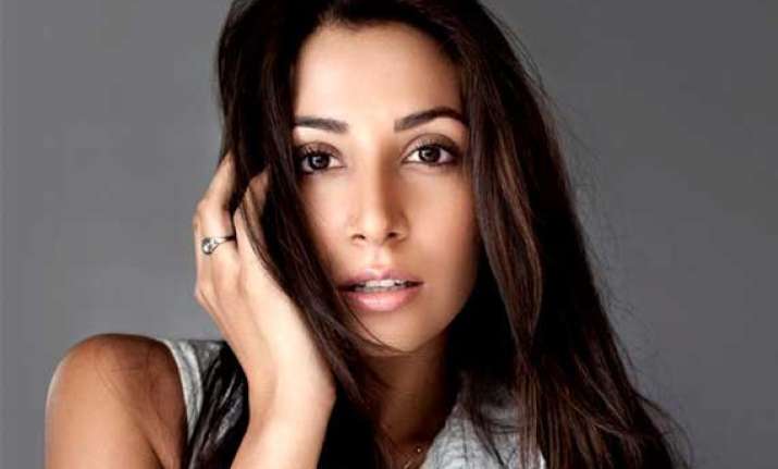 Monica Dogra combines her three loves for 'Fireflies' | Bollywood News ...