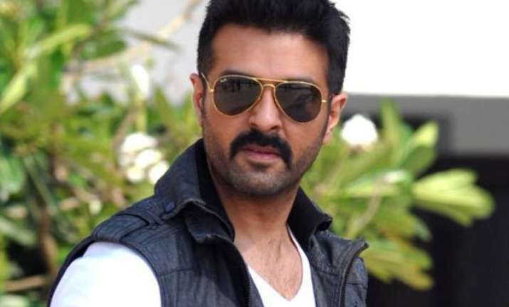 harman baweja to try his hands on comedy