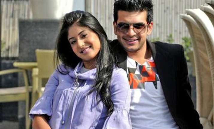 yeh kahan aa gaye hum to star kritika kamra