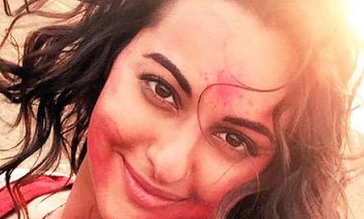 bollywood celebs wish happy holi