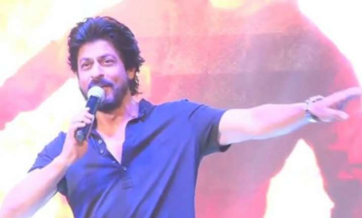 dream come true srk offers job to his fan via twitter