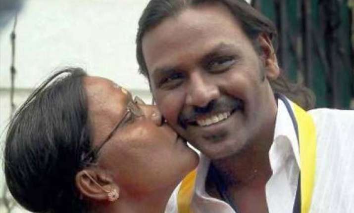 raghava lawrence to build temple for his mother