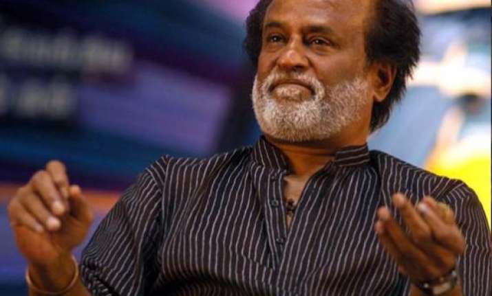rajinikanth steps in to sort lingaa issue