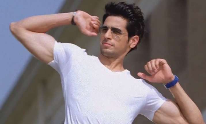 sidharth malhotra goes jetboating with fleming doull styris